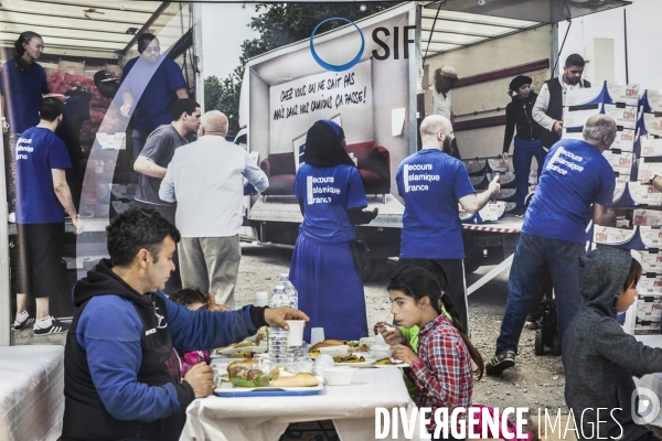 Les tables du Ramadan  organisées par le Secours Islamique France (SIF)