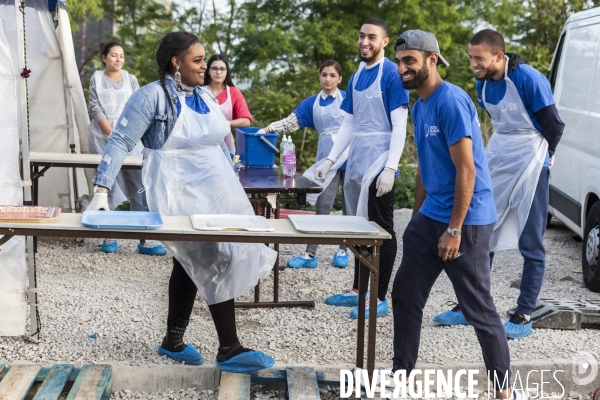 Les tables du Ramadan  organisées par le Secours Islamique France (SIF)