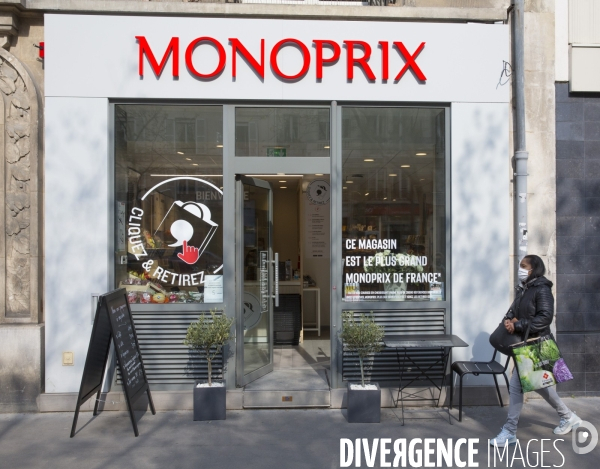 Monoprix  premier drive pieton rue de la motte picquet