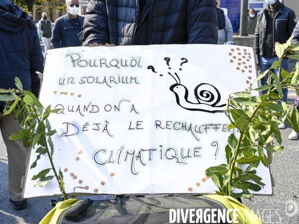 Marche contre le projet de détruire les jardins partagés d Aubervilliers afin d y construire un SPA et SOLARIUM.