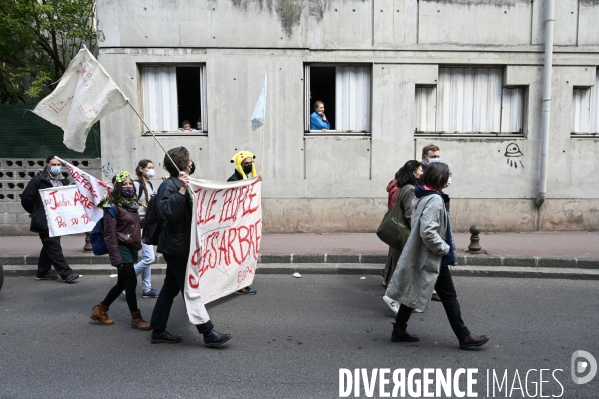 Marche contre le projet de détruire les jardins partagés d Aubervilliers afin d y construire un SPA et SOLARIUM.