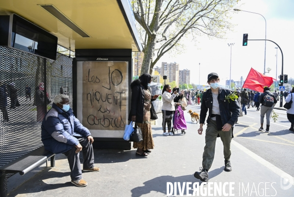 Marche contre le projet de détruire les jardins partagés d Aubervilliers afin d y construire un SPA et SOLARIUM.