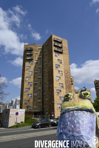 Marche contre le projet de détruire les jardins partagés d Aubervilliers afin d y construire un SPA et SOLARIUM.