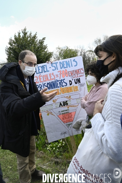 Marche contre le projet de détruire les jardins partagés d Aubervilliers afin d y construire un SPA et SOLARIUM.