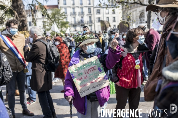 Manifestation pour sauver les jardins ouvriers d Aubervilliers