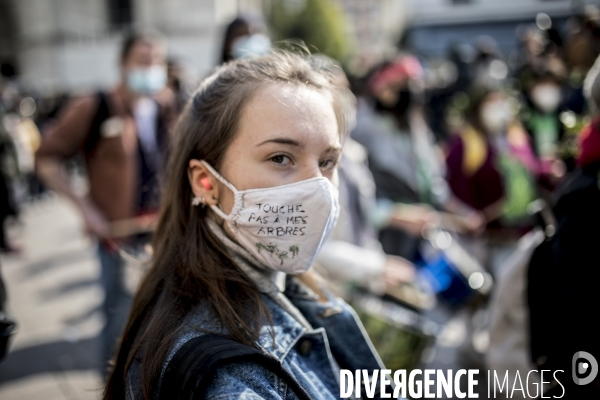 Manifestation pour sauver les jardins ouvriers d Aubervilliers