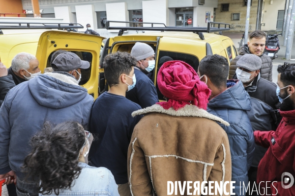 L association des étudiants Algériens de Bordeaux effectue une distribution alimentaire pour les étudiants