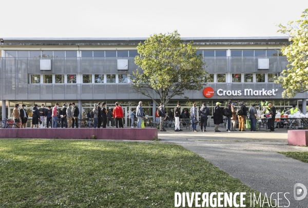 L association  Rassemblement des Musulmans de Pessac  organise une distribution alimentaire sur le campus de Talence