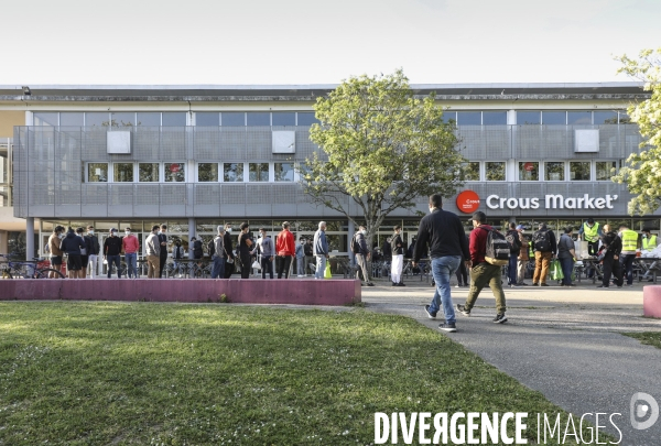 L association  Rassemblement des Musulmans de Pessac  organise une distribution alimentaire sur le campus de Talence