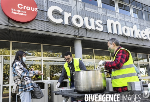 L association  Rassemblement des Musulmans de Pessac  organise une distribution alimentaire sur le campus de Talence