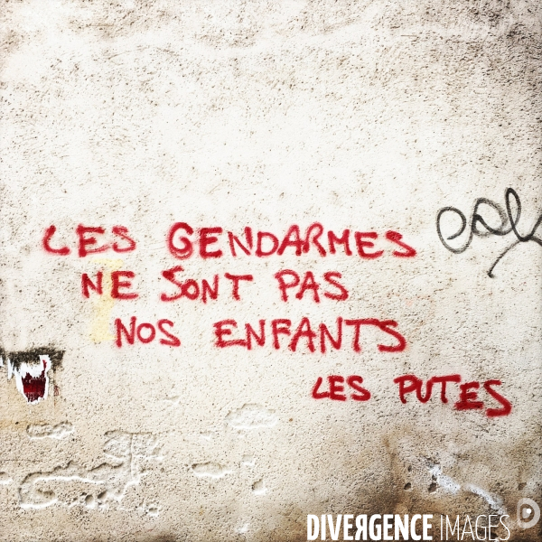 Les gendarmes ne sont pas nos enfants. Signé: Les putes