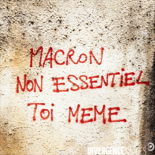 Macron non essentiel toi même