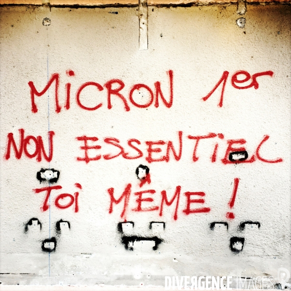 Macron non essentiel toi même