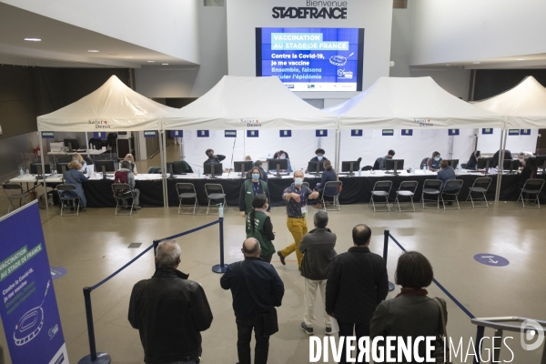 Centre de vaccination du stade de France