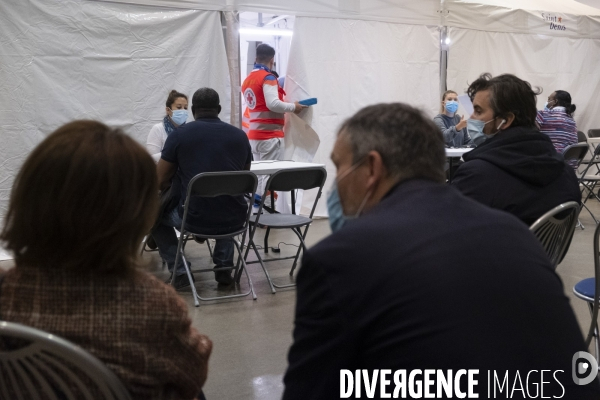 Centre de vaccination du stade de France