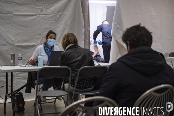 Centre de vaccination du stade de France