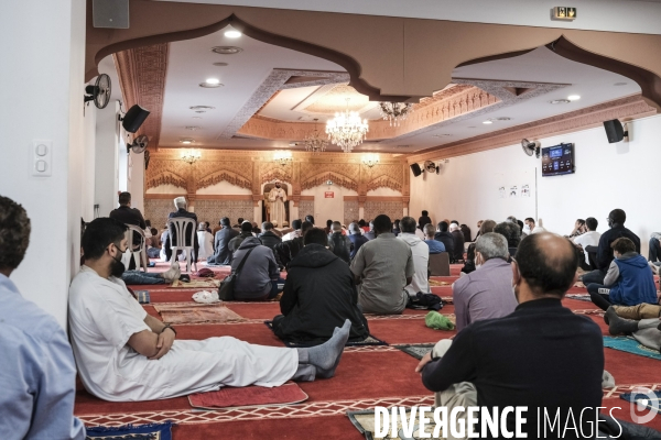 Mosquée Al Farouk de Pessac, prière du Vendredi