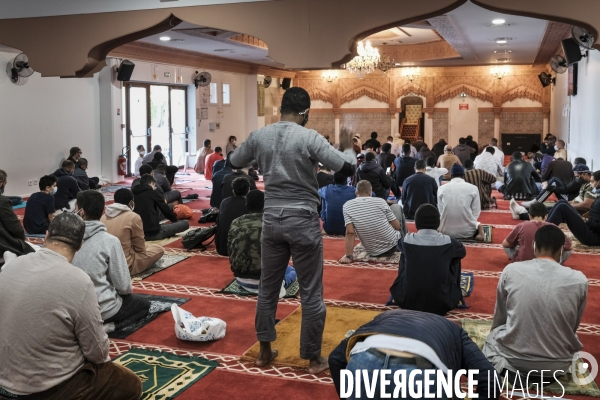 Mosquée Al Farouk de Pessac, prière du Vendredi