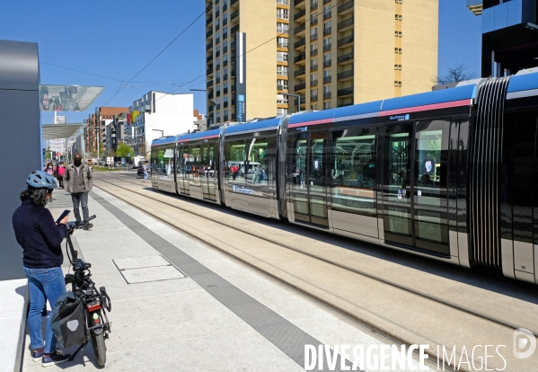 Tout beau, tout 9, un tramway nommé T 9