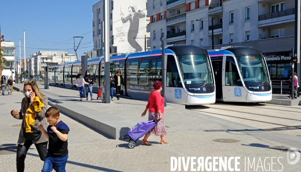 Tout beau, tout 9, un tramway nommé T 9