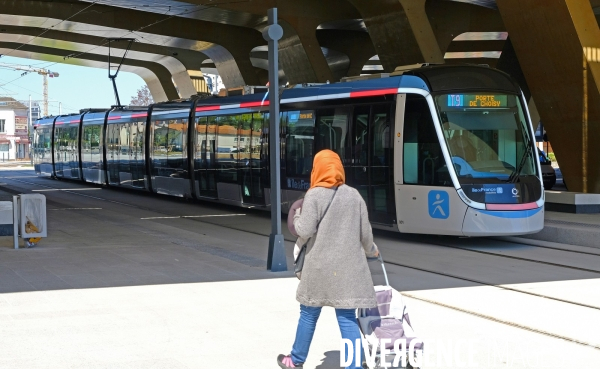 Tout beau, tout 9, un tramway nommé T 9