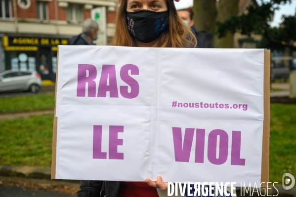 Manifestation pour la révocation de Georges Tron et conseil municipal.