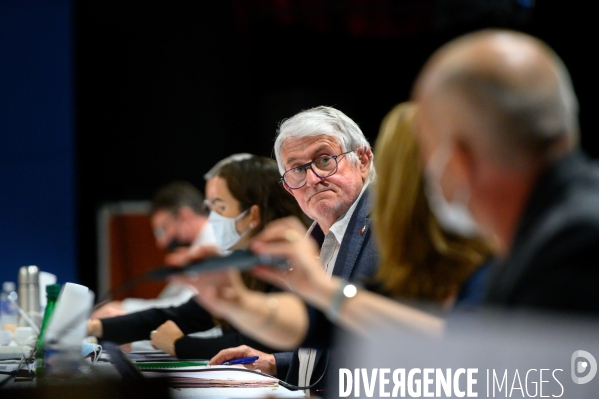 Manifestation pour la révocation de Georges Tron et conseil municipal.