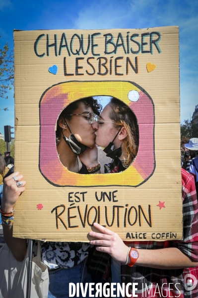 Marche lesbienne à Paris. Lesbian walk in Paris.