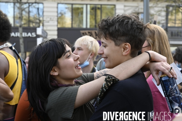 Marche lesbienne à Paris. Lesbian walk in Paris.