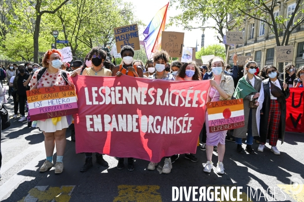 Marche lesbienne à Paris. Lesbian walk in Paris.