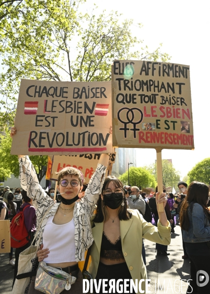 Marche lesbienne à Paris. Lesbian walk in Paris.