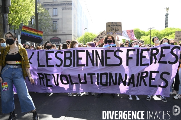 Marche lesbienne à Paris. Lesbian walk in Paris.