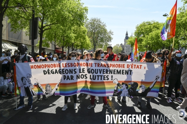 Marche lesbienne à Paris. Lesbian walk in Paris.