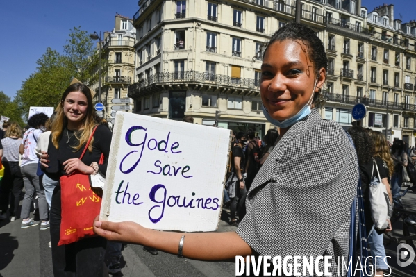 Marche lesbienne à Paris. Lesbian walk in Paris.