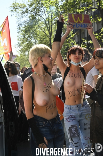 Marche lesbienne à Paris. Lesbian walk in Paris.