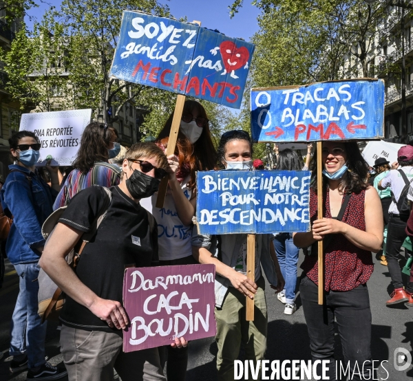 Marche lesbienne à Paris. Lesbian walk in Paris.