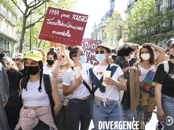 Marche lesbienne à Paris. Lesbian walk in Paris.