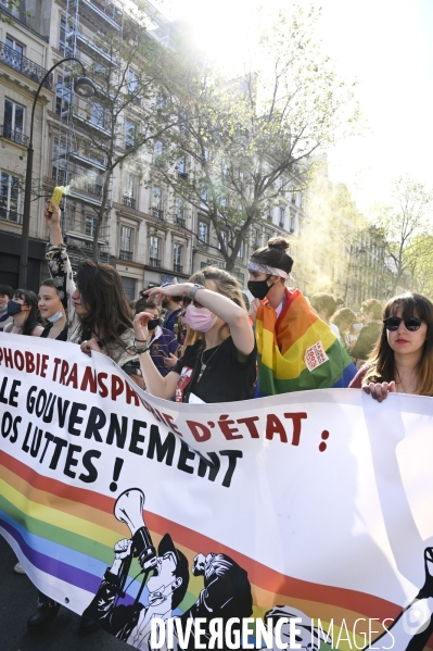 Marche lesbienne à Paris. Lesbian walk in Paris.