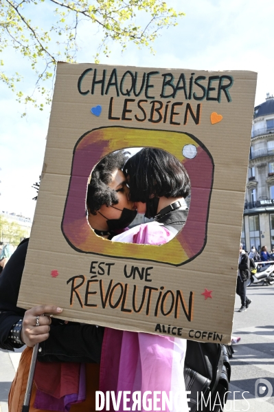 Marche lesbienne à Paris. Lesbian walk in Paris.