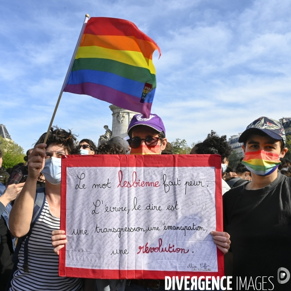 Marche lesbienne à Paris. Lesbian walk in Paris.