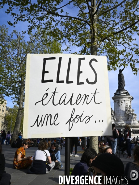 Marche lesbienne à Paris. Lesbian walk in Paris.