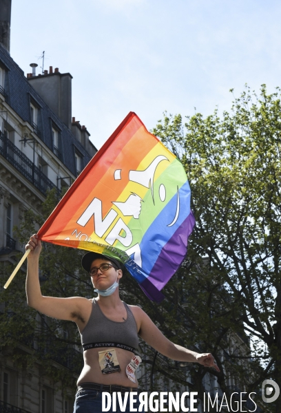 Marche lesbienne à Paris. Lesbian walk in Paris.