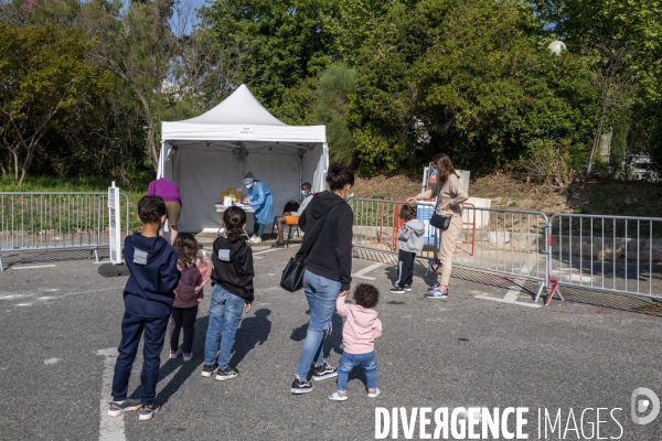 Test Covid19 sous la tente à Marseille