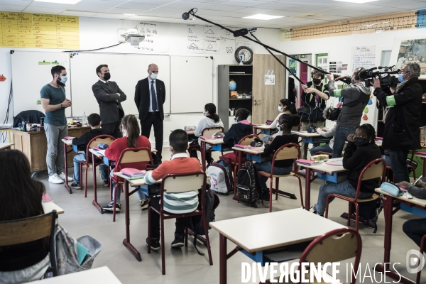 Déplacement d Emmanuel Macron à l école élémentaire Paul Cézanne.