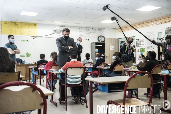 Déplacement d Emmanuel Macron à l école élémentaire Paul Cézanne.