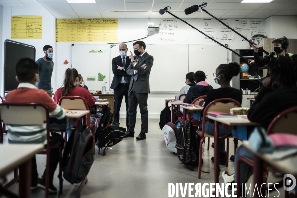 Déplacement d Emmanuel Macron à l école élémentaire Paul Cézanne.