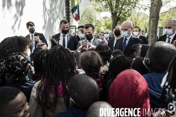 Déplacement d Emmanuel Macron à l école élémentaire Paul Cézanne.