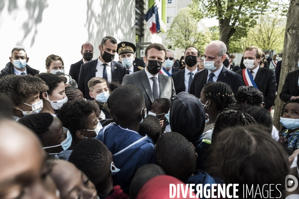 Déplacement d Emmanuel Macron à l école élémentaire Paul Cézanne.