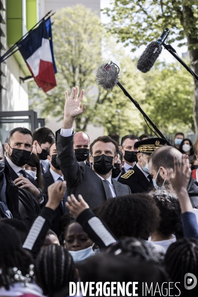 Déplacement d Emmanuel Macron à l école élémentaire Paul Cézanne.