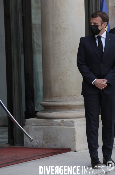 Emmanuel Macron recoit le Premier Ministre de Slovenie